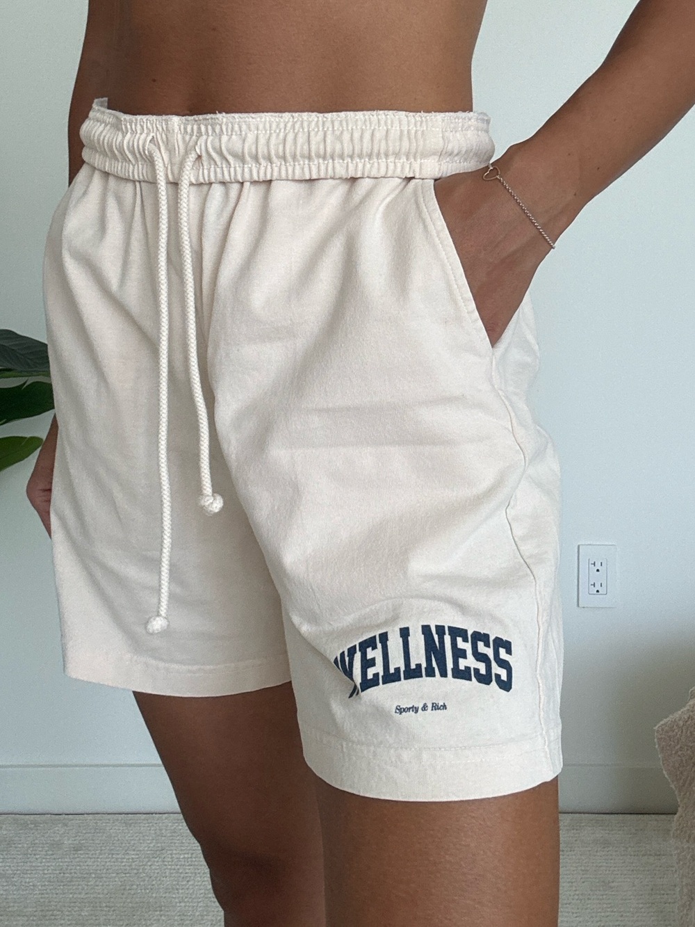 Sporty and Rich Wellness Logo Cream Women's Lounge Shorts